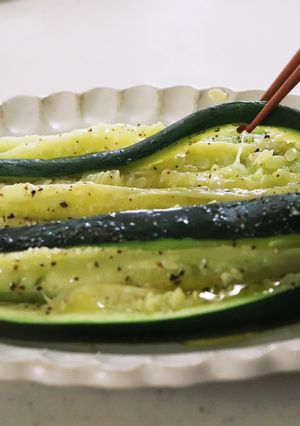 もっとも簡単で美味しいズッキーニの食べ方-レシピのメイン写真