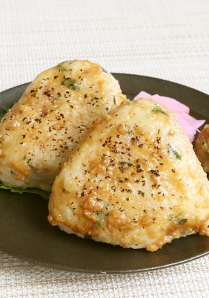 介護食　リメイクレシピ　肉味噌焼おにぎり-レシピのメイン写真
