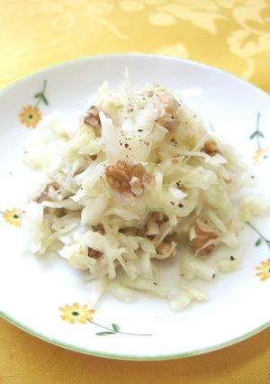 キャベツとクルミのはちみつレモン♪-レシピのメイン写真