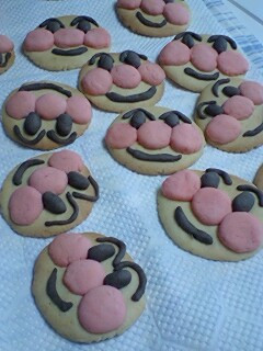 メロンパン生地でアンパンマンクッキー-レシピのメイン写真