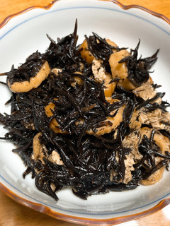 甘くないひじきの煮物-レシピのメイン写真