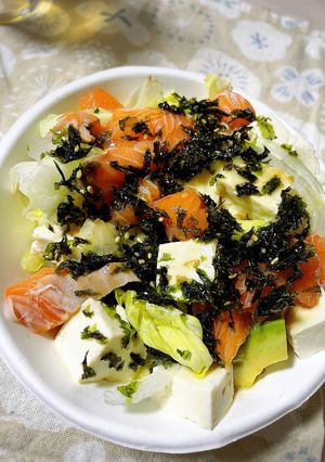 サーモンとアボカドと豆腐のサラダ-レシピのメイン写真