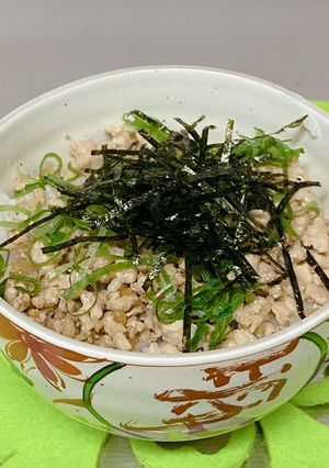 生姜の効いた鶏そぼろ丼♫-レシピのメイン写真
