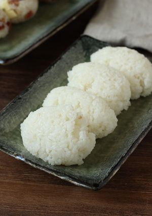 絶対に失敗しない！究極の塩おにぎり-レシピのメイン写真