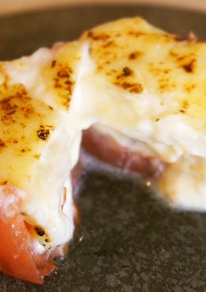 焼きトマトのファルシー（ポテサラチーズ）-レシピのメイン写真