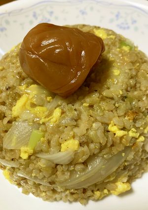超簡単　残り物で梅チャーハン-レシピのメイン写真