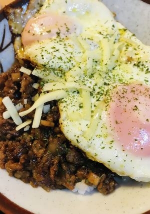 ミートソースのロコモコ風丼-レシピのメイン写真