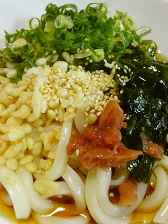 火を使わない簡単冷やし梅わかめうどん-レシピのメイン写真