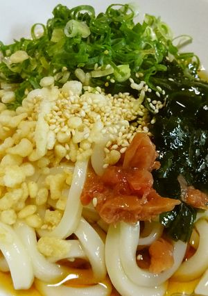 火を使わない簡単冷やし梅わかめうどん-レシピのメイン写真
