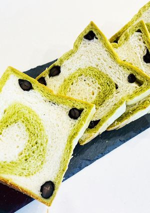 抹茶黒豆マーブル食パン-レシピのメイン写真