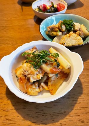 夏にさっぱり！鶏もも長芋の梅ポン紫蘇炒め-レシピのメイン写真