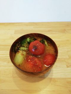 にんにく香るトマトとブロッコリーの味噌汁-レシピのメイン写真