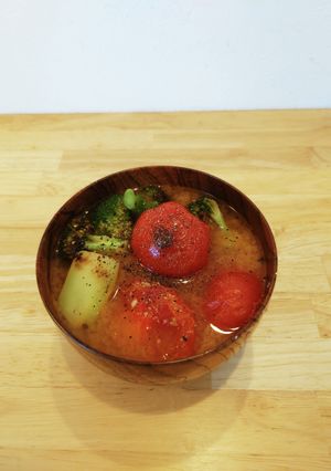 にんにく香るトマトとブロッコリーの味噌汁-レシピのメイン写真