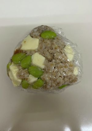 梅と枝豆のオートミールおにぎり-レシピのメイン写真