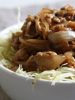 下味いらず!ハニージンジャー豚玉丼-レシピのメイン写真