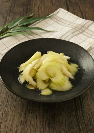材料3つ!セロリのスパイシー白だし漬け-レシピのメイン写真