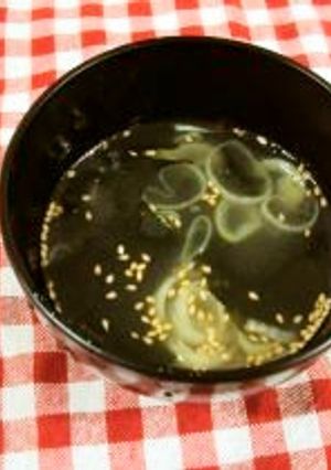 お湯を注ぐだけワカメスープ-レシピのメイン写真