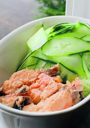 冷え冷え!ぶっかけ鮭缶きゅうり♡-レシピのメイン写真