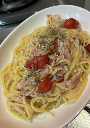 しらすとトマトのワンパンペペロンチーノ-レシピのメイン写真