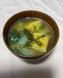 『お魚厚揚げ』•玉ねぎ•わかめの味噌汁