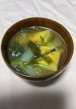 『お魚厚揚げ』•玉ねぎ•わかめの味噌汁-レシピのメイン写真
