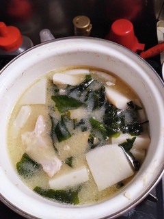 病院のん。鶏ももとはんぺんのお味噌汁-レシピのメイン写真