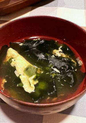 我が家の定番！たまごとわかめのお吸い物-レシピのメイン写真