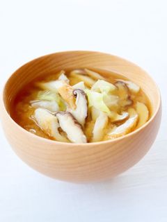 竹輪の旨味【竹輪とキャベツのお味噌汁】-レシピのメイン写真