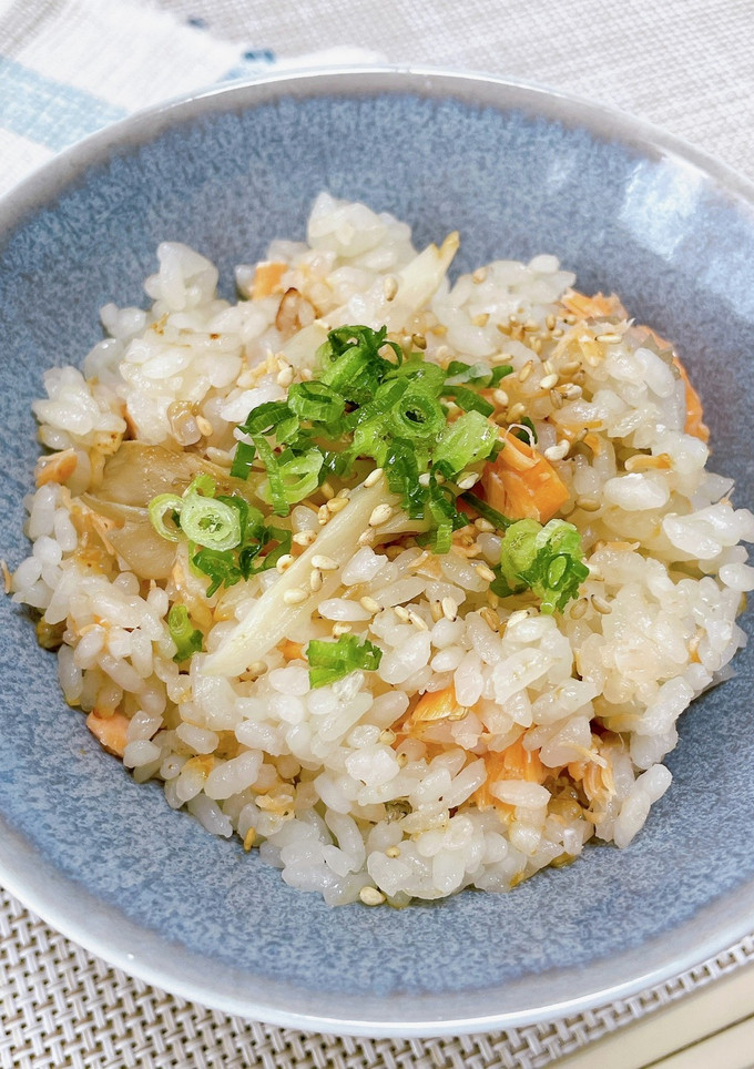 鮭と舞茸の塩出汁炊き込みご飯-レシピのメイン写真