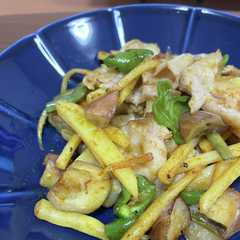 รูปของ 夏野菜と豚バラのカレー炒め
