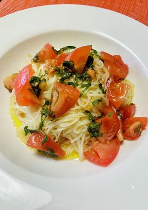 ニンニクを効かせたトマトと大葉の素麺-レシピのメイン写真