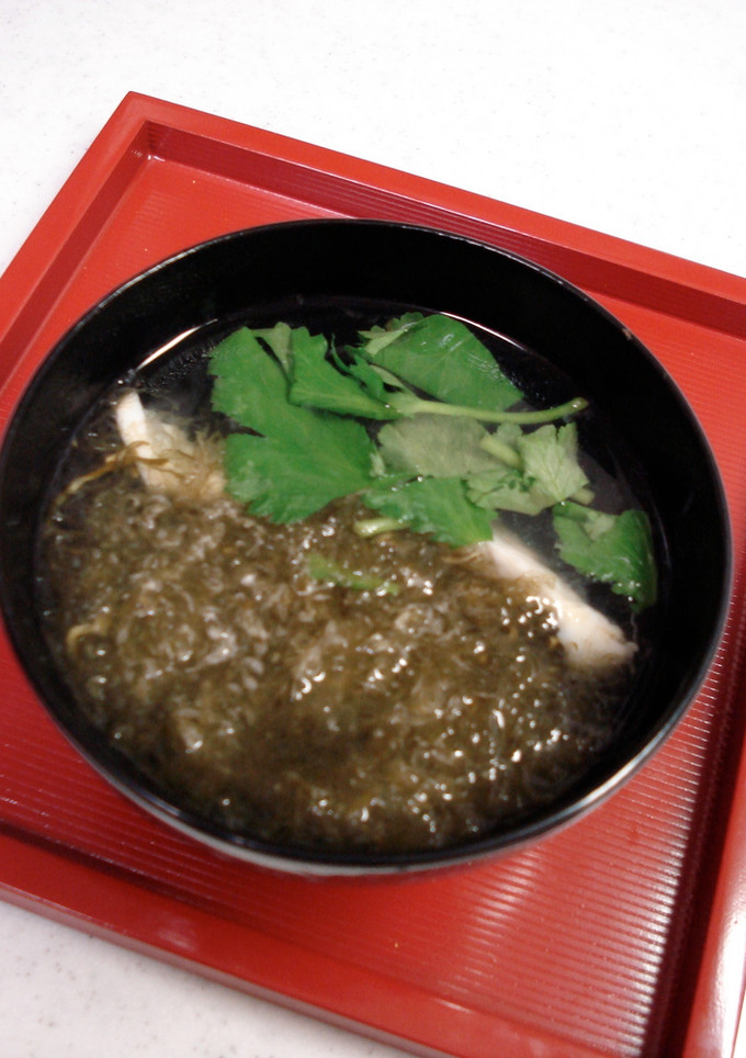 とろろ昆布とお刺身のお吸物-レシピのメイン写真