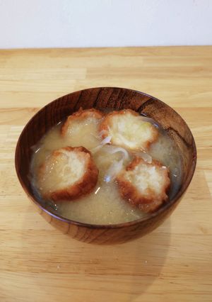 玉ねぎとあぶら麩のかんたん味噌汁-レシピのメイン写真