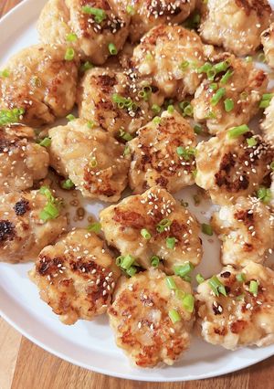 子供も喜ぶ！鶏むね肉で作るつくね-レシピのメイン写真