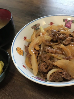 がっつり！牛肉のスタミナ丼♡-レシピのメイン写真