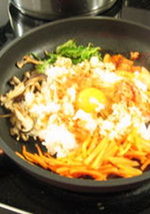 キムチと焼肉のタレで簡単ビビンバ-レシピのメイン写真