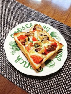 ハンバーグとトマトのチーズトースト☆-レシピのメイン写真
