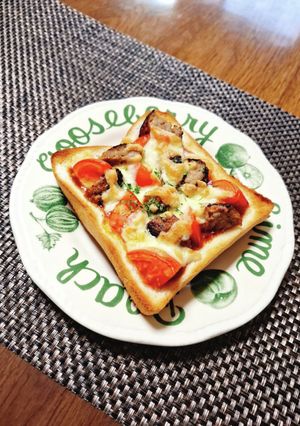 ハンバーグとトマトのチーズトースト☆-レシピのメイン写真