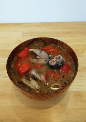 さば缶とミニトマトのかんたん味噌汁-レシピのメイン写真
