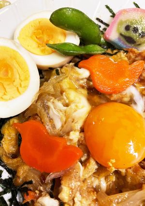 玉子丼に目玉で双子丼？3つ子丼？家族丼？-レシピのメイン写真