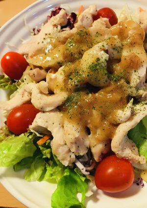 市販サラダ●鶏肉の梅肉ソース-レシピのメイン写真