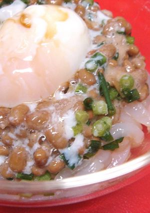温玉のせて♡梅入りイカ納豆-レシピのメイン写真