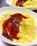 卵ふわとろチーズとろ〜んオムライス。