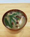 ささげとしめじのかんたん味噌汁