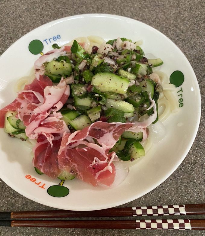 夏野菜たっぷり冷やしうどん生ハム添え-レシピのメイン写真