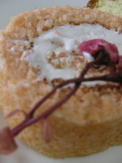 桜のロールケーキ-レシピのメイン写真