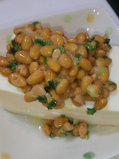 簡単!めちゃうま♪納豆まみれにんにく冷奴-レシピのメイン写真