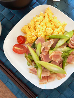休日の朝ごはん!アスパラベーコン-レシピのメイン写真