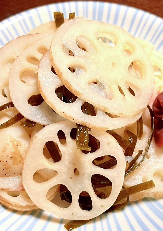 蓮根の梅煮〜乾燥と水滞による咳・痰に-レシピのメイン写真