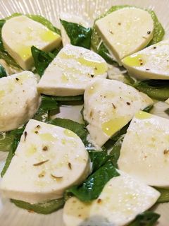 キウイとモッツァレラのカプレーゼ-レシピのメイン写真